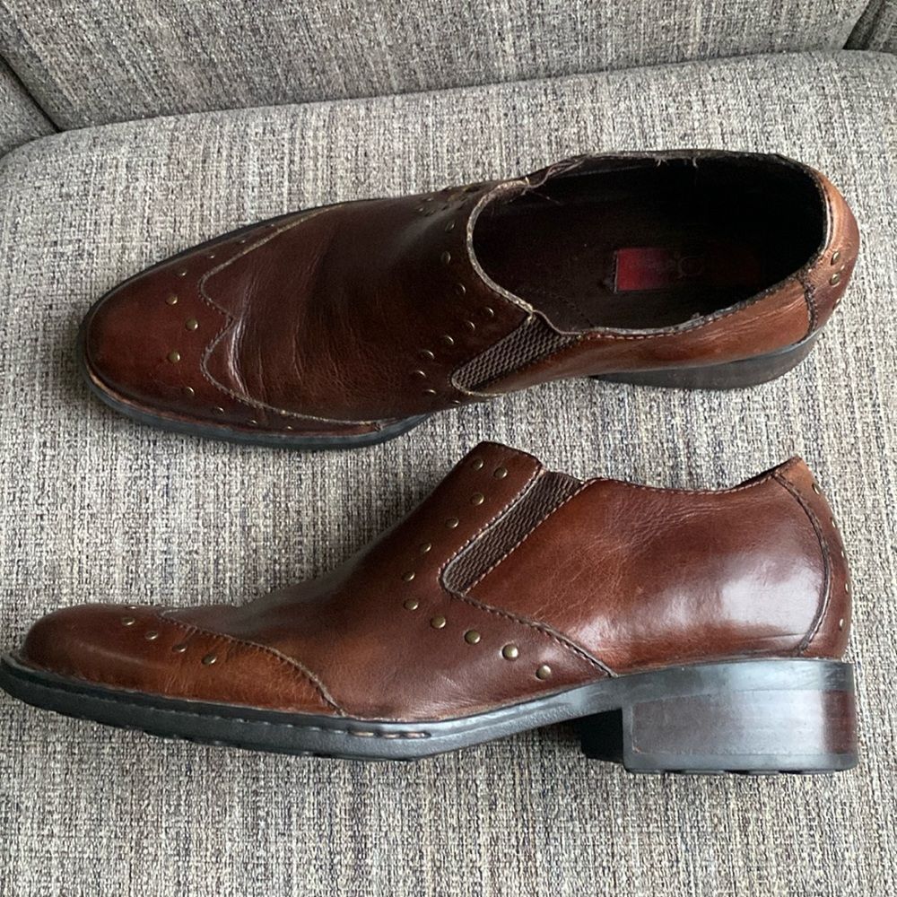 Born Brown Leather Wingtip Brogue Oxfords Slip On Studded Shoes Women’s Size 9